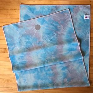 Manduka Yogitoes yoga mat towel
